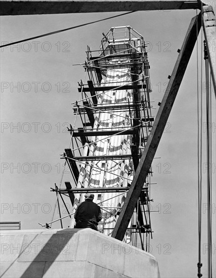 Work On Lindbergh Beacon