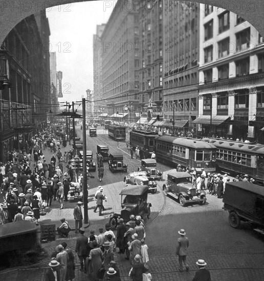 Busy State Street In Chicago