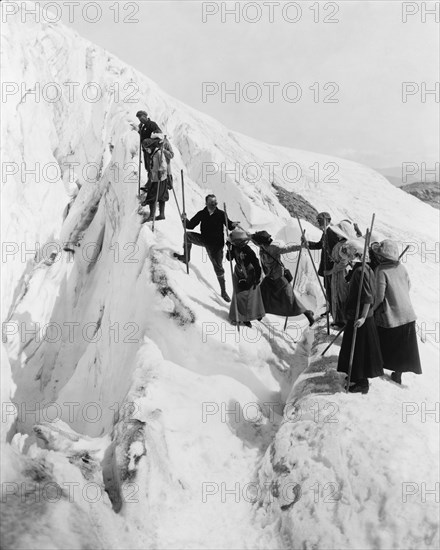 Climbing Paradise Glacier