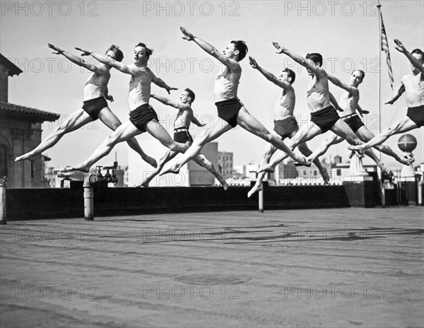 Rooftop Dancers In New York