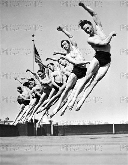 Rooftop Dancers In New York