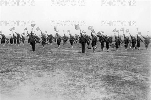 Learning Semaphore Signalling