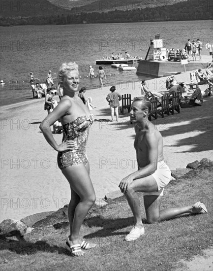 A Man Proposes On The Beach