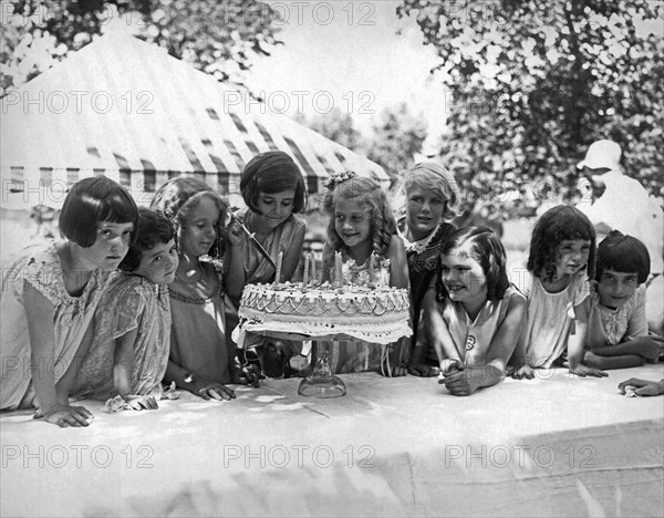 BIrthday Cake Girl And Friends