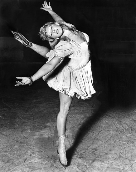 Blond Ballerina Of The Rinks