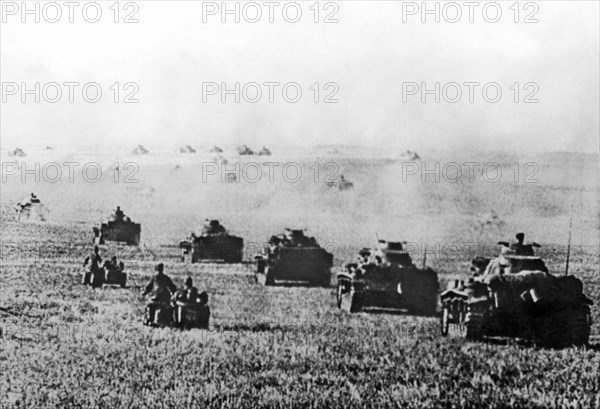 Nazi Tanks Move On Stalingrad