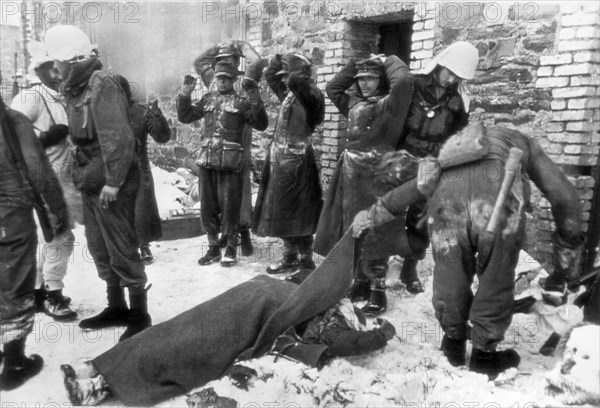 American Soldiers At WWII Front