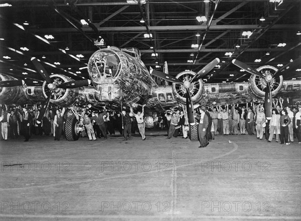 5,000th Boeing B-17 Built