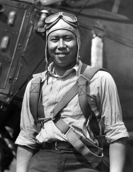 Boston Airport Chinese Aviator