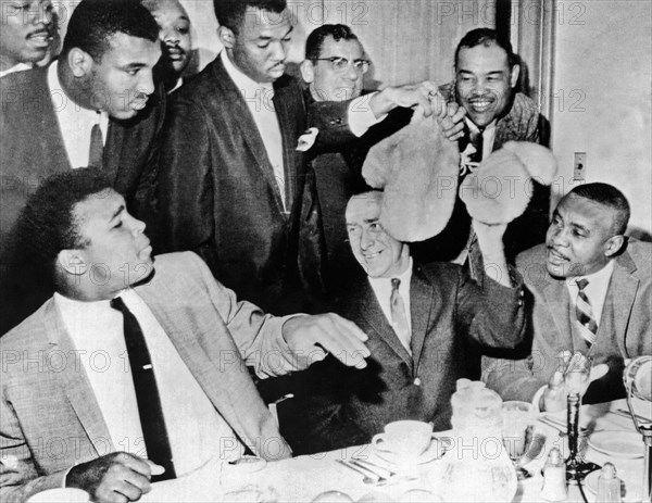 Cassius Clay Face Sonny  Liston