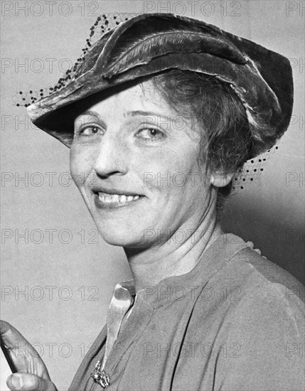 Pearl Buck Wins Nobel Prize