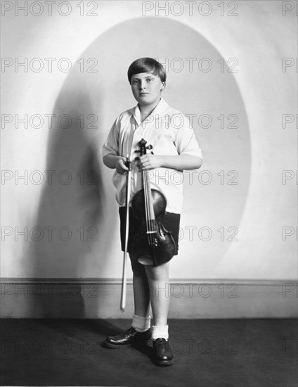 Violinist Yehudi Menuhin