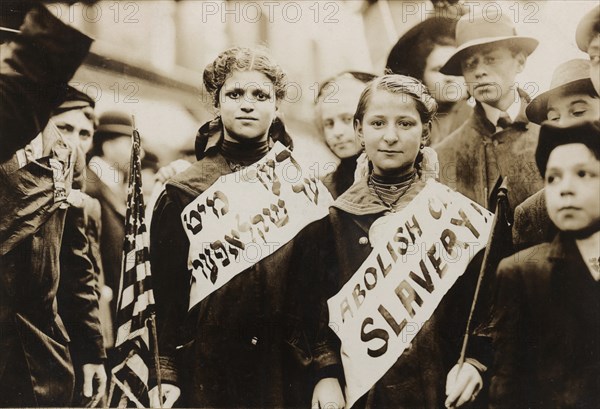 Young Girls Protest Child Labor in New York Rally and carry Yiddish Signs 1909
