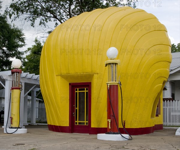 Historic Shell gas station, Raleigh, North Carolina 2006