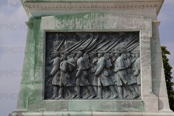 Union Soldiers marching with shouldered arms 2010