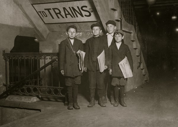 Jewish New York Newsboy 1910