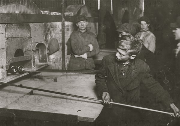 Boys work in Pittsburgh Glass Factory 1913