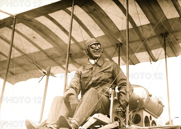 Harmon in aeroplane