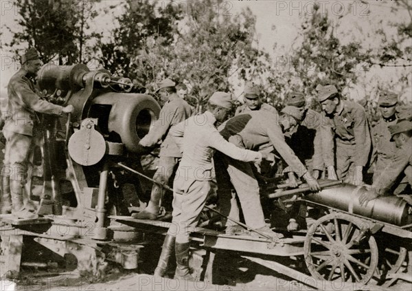 Austrians loading 30.5 cm gun