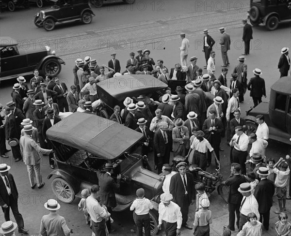 Straw hat convention 1920