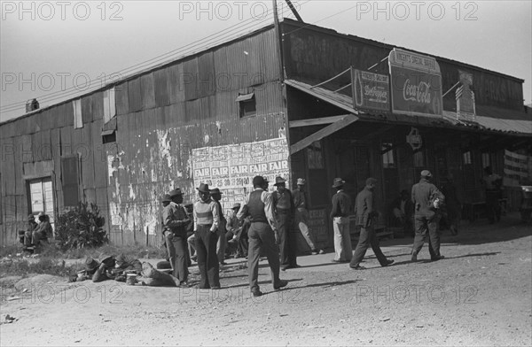 Black section of town, Saturday afternoon, Belzoni, Mississippi 1939