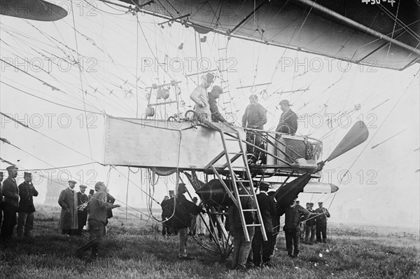 British Dirigible Car upon Landing