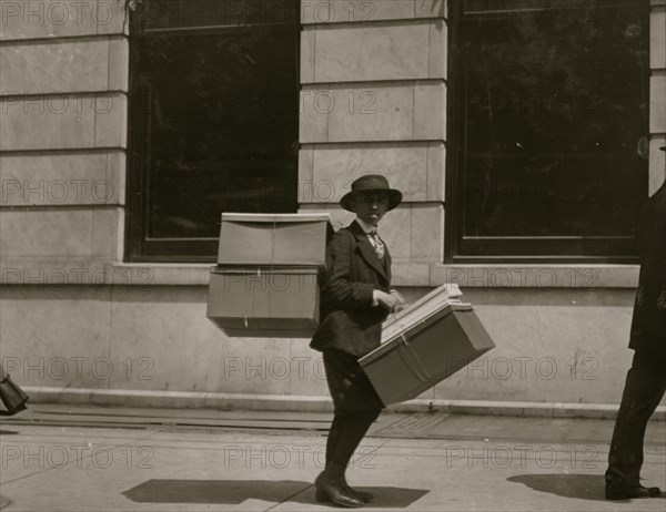 Bundle carrier. 1910