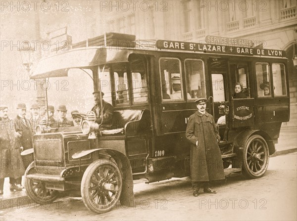 Bus in Paris goes to the Lyon & St. Lazare Stations 1908