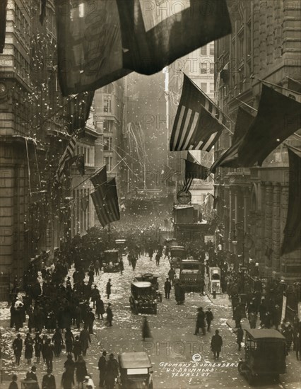 Wall Street Celebration as Germany Surrenders 1918