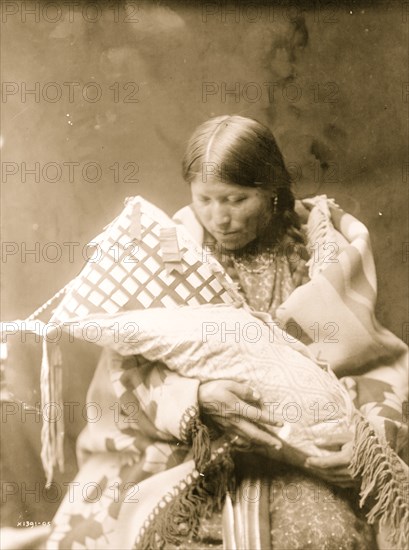 Cheyenne mother and child 1905