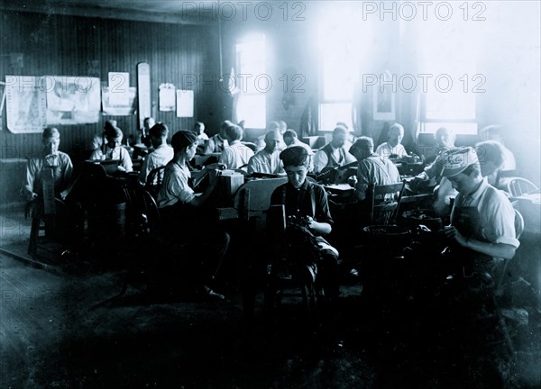 Cigar Factory, Indianapolis Ind. Boys in foreground. 1908