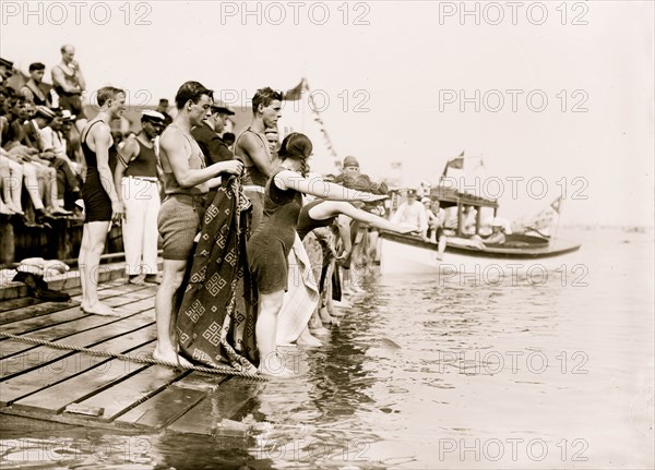 Coney Isl Races-start of 100 yd. (women's) 1912