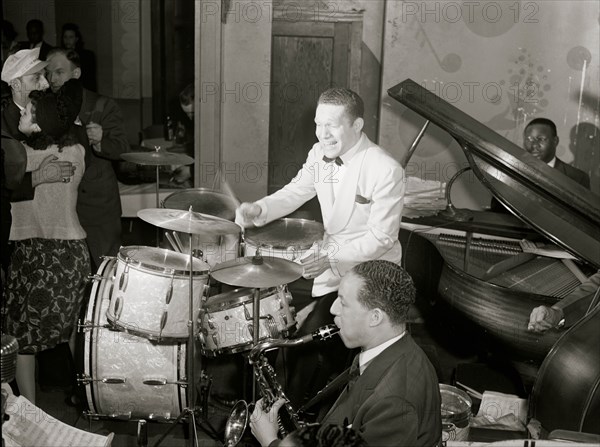 Dancing to the music of "Red" Sounders and his band at the Club DeLisa, Chicago, Illinois 1942