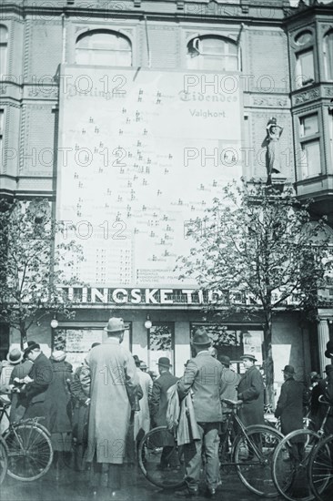 Danish Election Results Posted on Huge Automatic Billboard