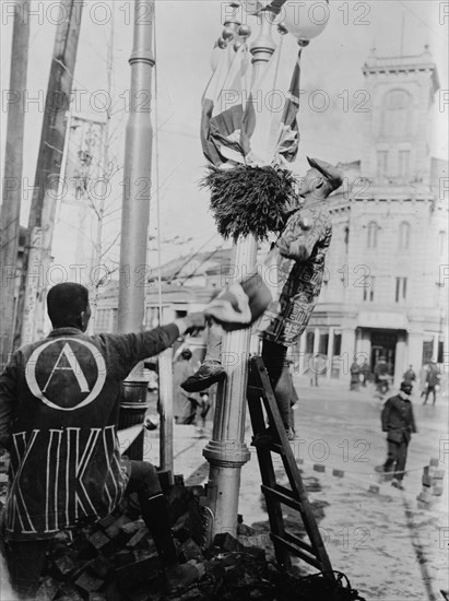 Decorating Tokyo for the Prince of Wales 1921