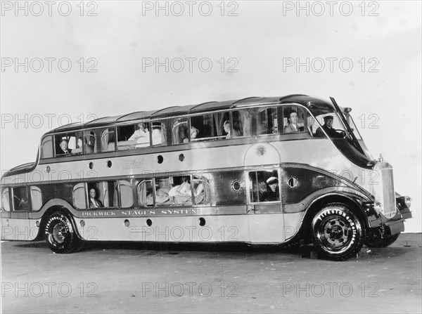 Double-decker bus "Pickwick Stages System"