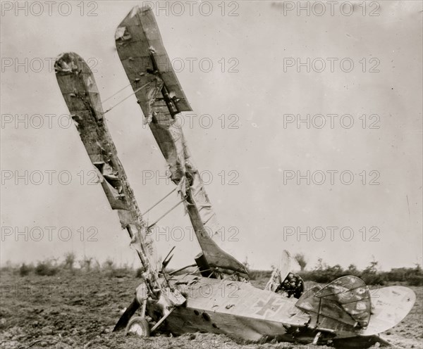 Downed German plane, Flanders