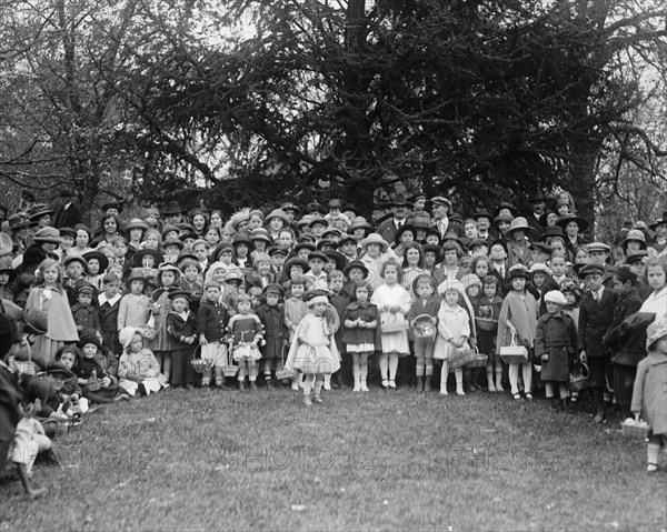 Easter Egg Rolling Children Pose on the White House Lawn 1922