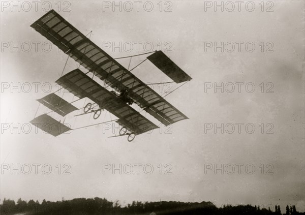 Weuman in Farman machine 1910