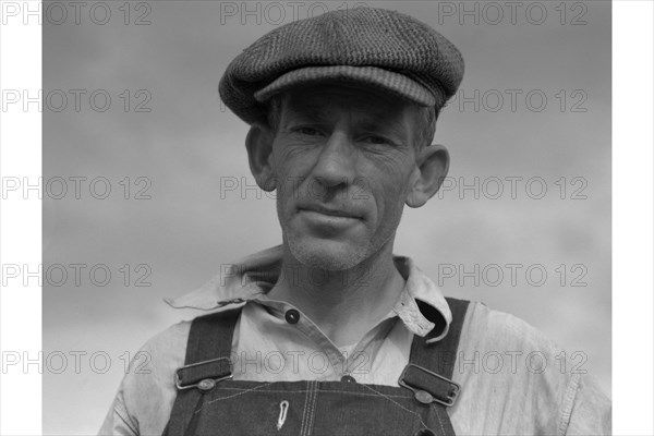 Father of landless sharecropper family 1937