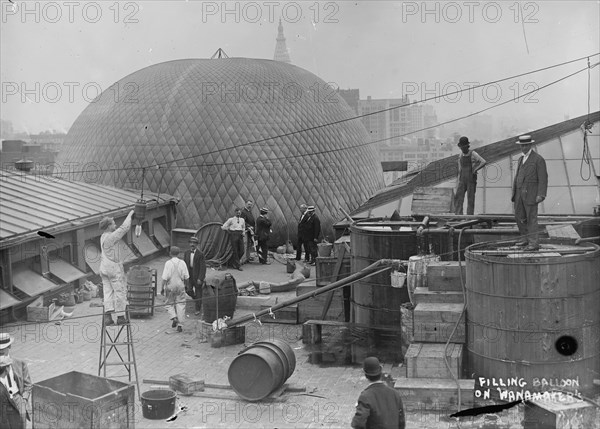 Filling balloon on Wanamaker's 1911