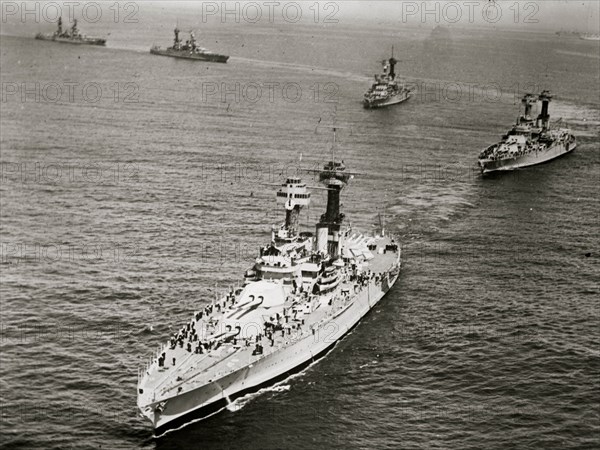 Fleet leaving Los Angeles for Hawaii