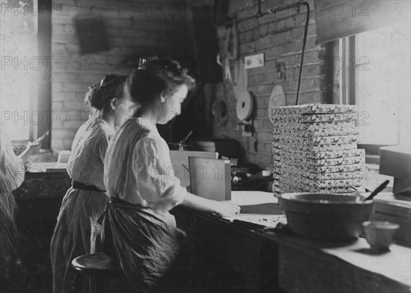 Folding Paper Box Company, South Bend, Ind. About 6 young boys and girls here 1908