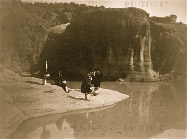 Acoma water carriers 1905