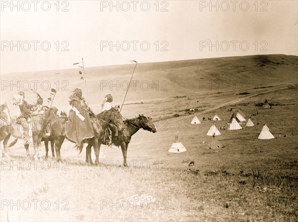 War party's farewell--Atsina 1908