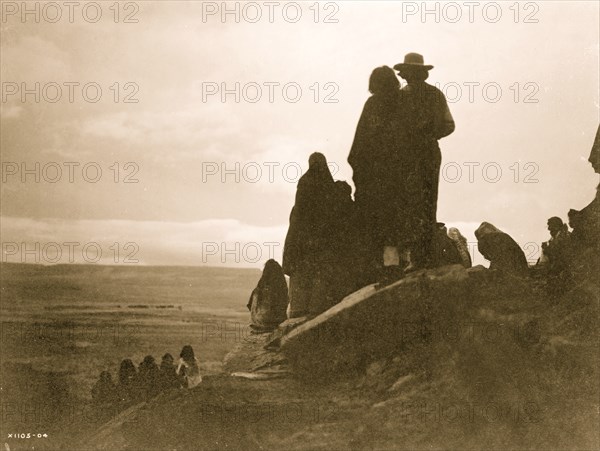 Watching the morning races 1905