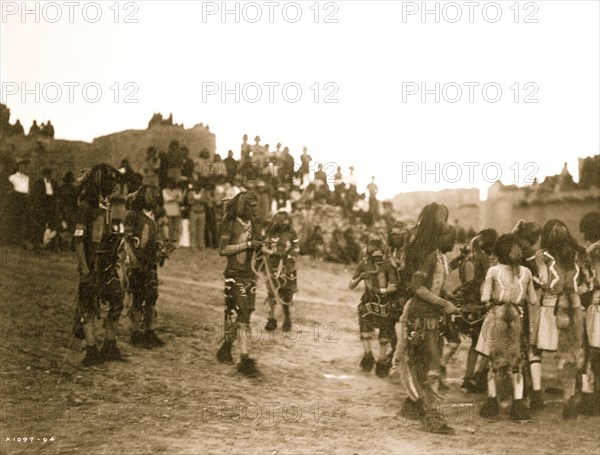 Oraibi snake dance 1904