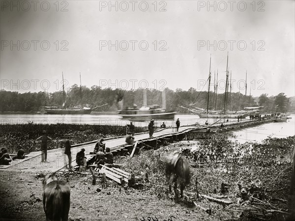 James River, Va. Pontoon bridge 1863