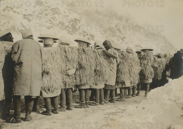 Japanese coolies in winter costume 1904