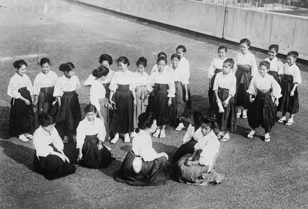 Japanese Telephone Girls